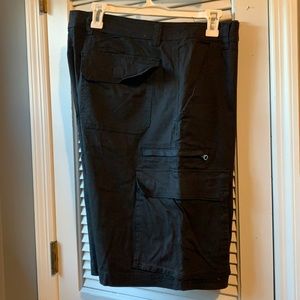 2 PAIRS 1 PRICE! Men’s cargo shorts